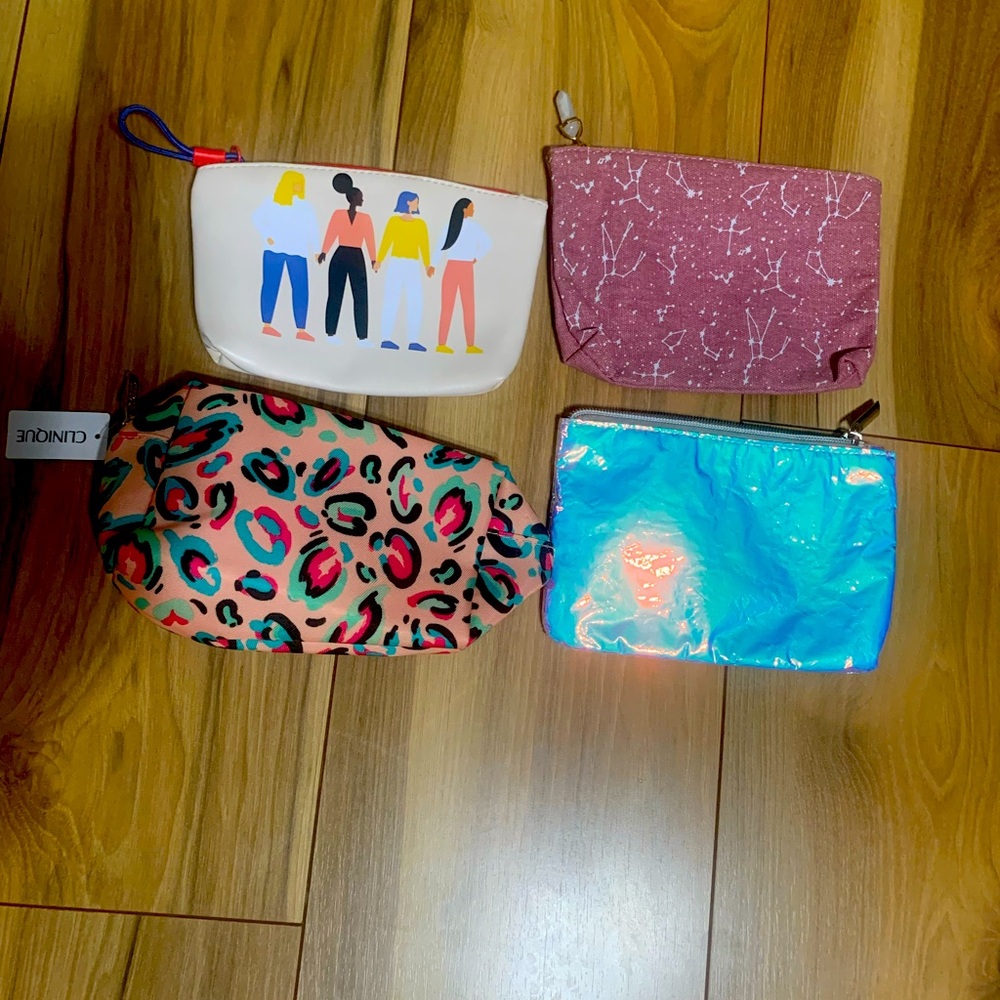Your choice of any 2 cosmetic bag.
DM me with your selection!